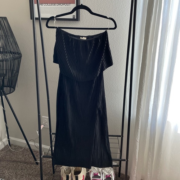 Layered Black Ribbed Velvet Strapless Dress - Picture 1 of 4